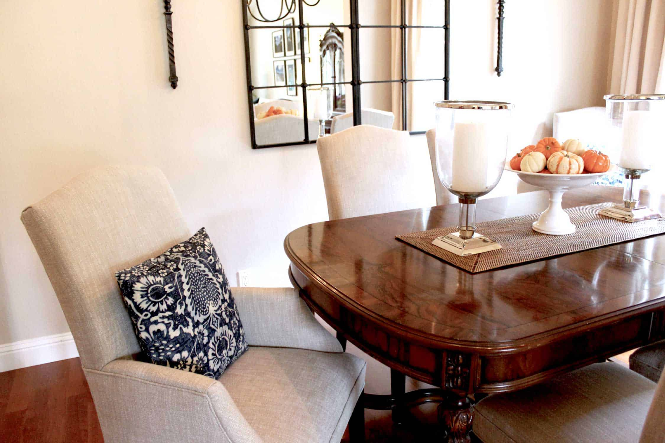 Everyday Dining Table Centerpieces inside From Everyday to Extraordinary Modern Dining Table Decor Secrets