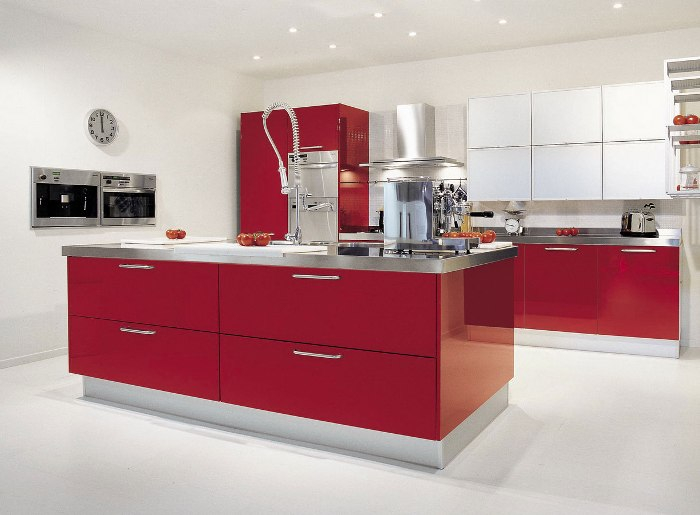 Give Your Kitchen A Make-Over: Inspirational Red Kitchen Design Ideas in