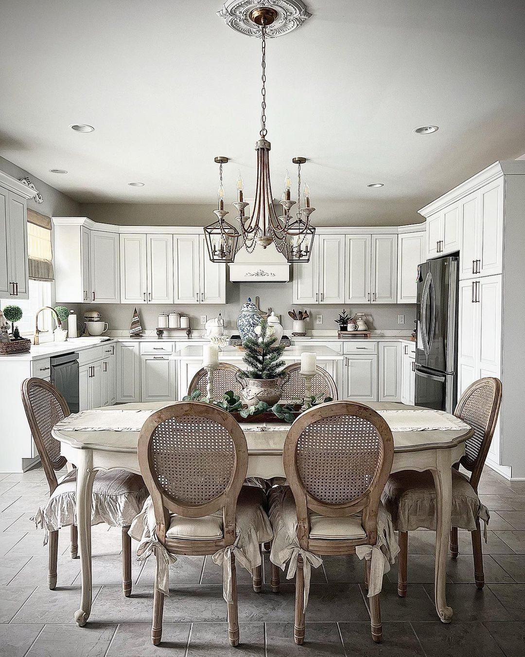 How To Create A Warm And Inviting French Country Dining Room for