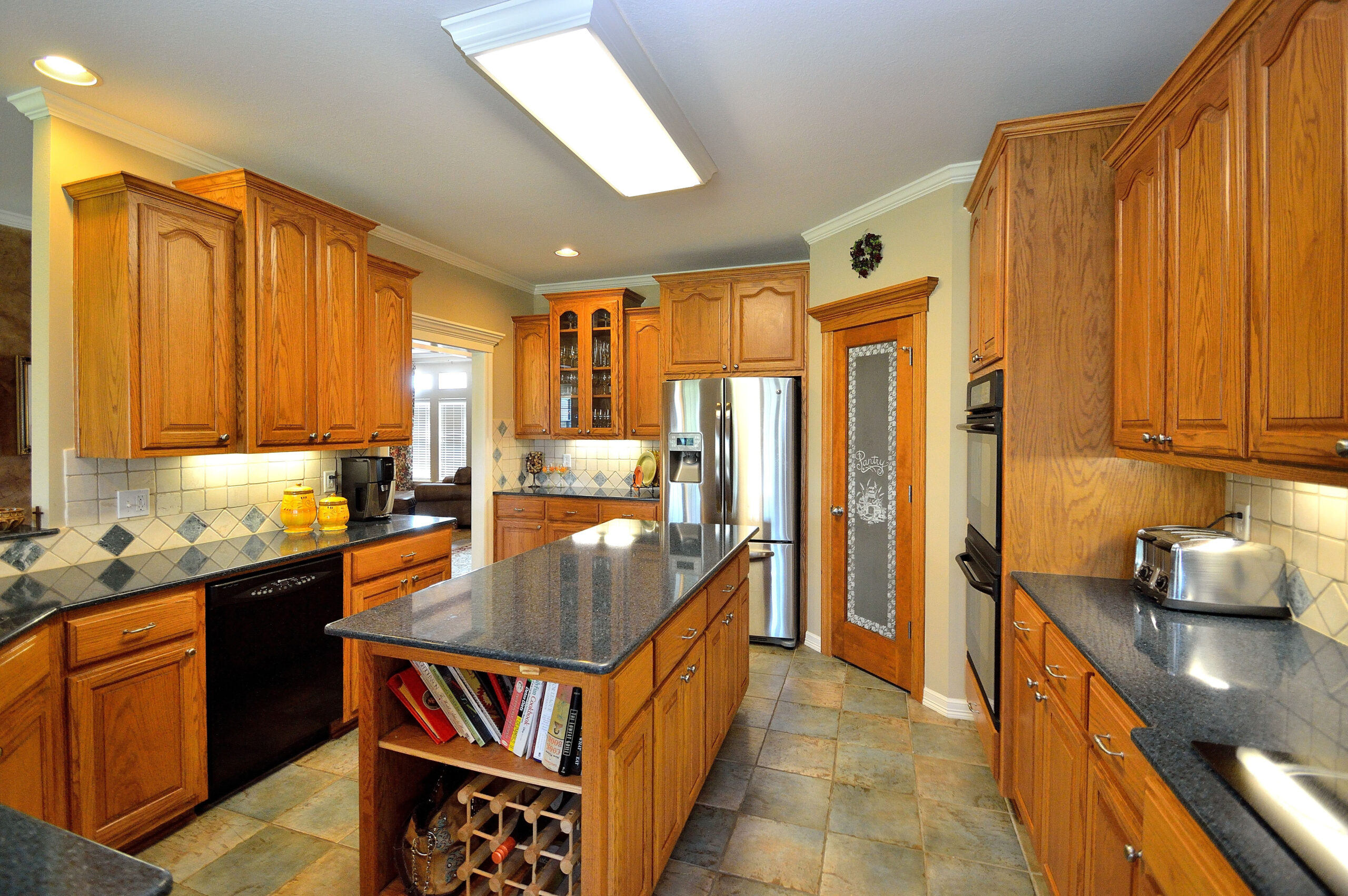 Kitchen Pictures With Oak Cabinets - Image To U inside