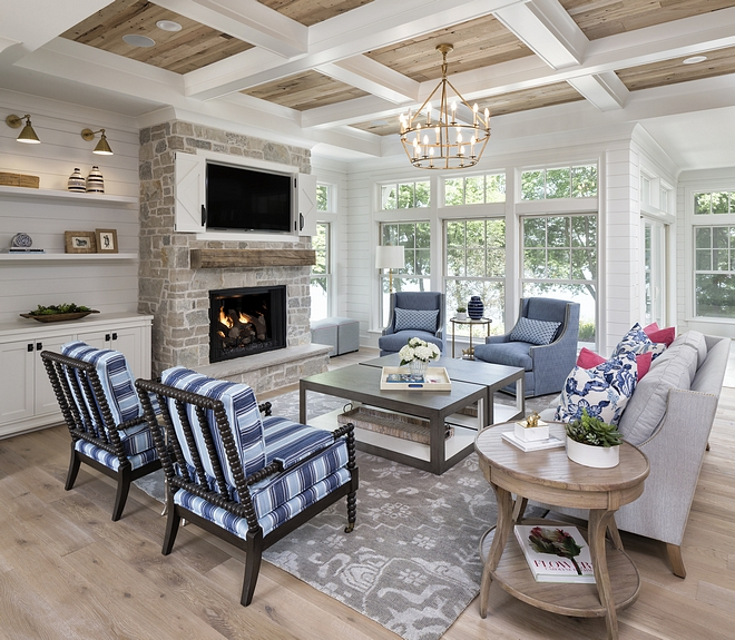 Lake House Interior Design Ideas | Home Bunch - An Interior Design ... intended for Creating Cozy and Functional Spaces for Your Lakeside Escape