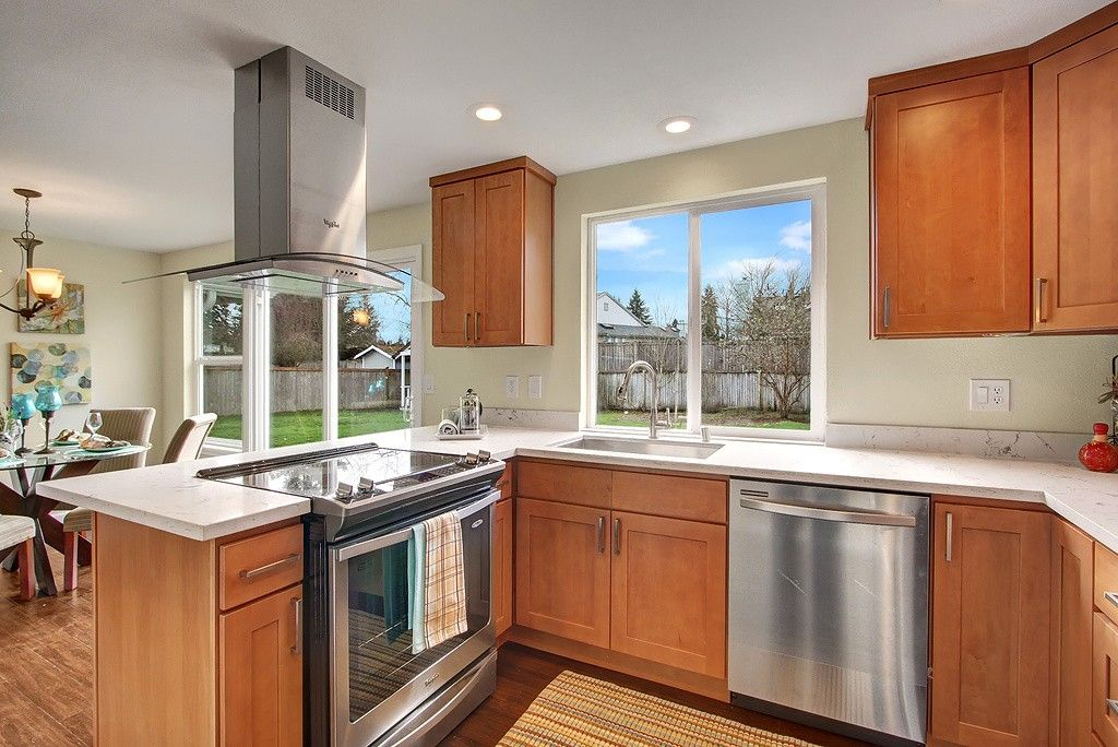 Maple Kitchen Cabinets With Quartz Countertops – Kitchen Info for