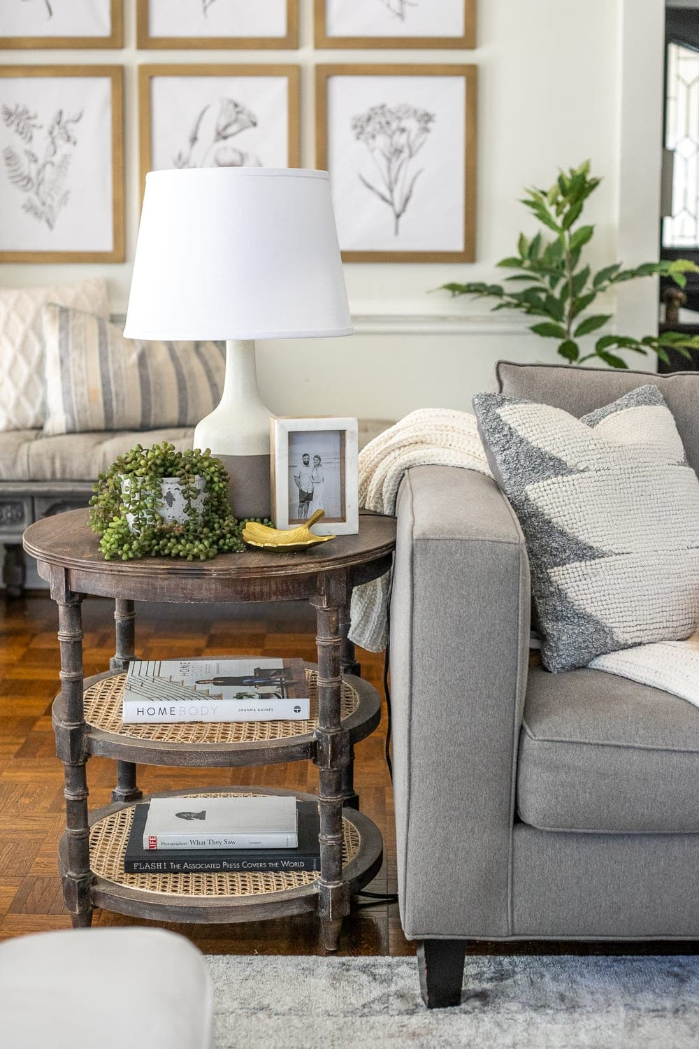 Modern And Chic Decor For Coffee Table Ideas To Elevate Your Living Room with