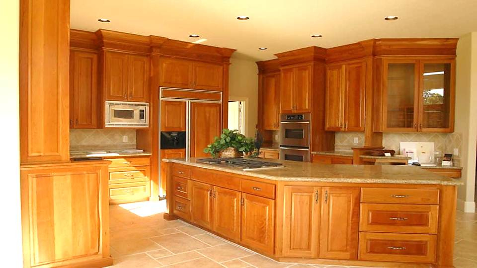 Modern Kitchen With Oak Cabinets |Honey Oak Cabinets in Revitalizing Oak Cabinets Creative Ideas for Modern Kitchens