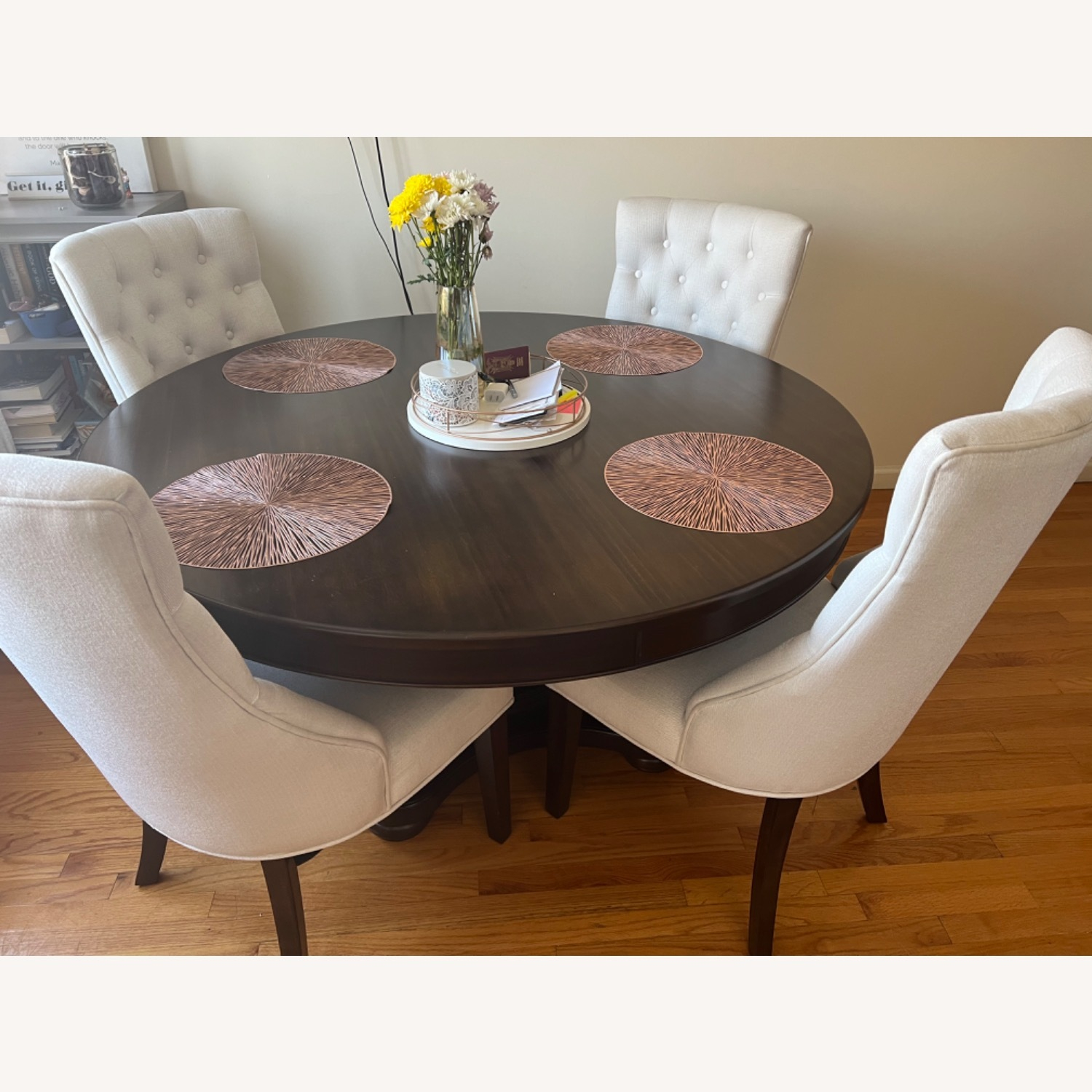 Raymour Flanigan Rounded Dining Set - Aptdeco with