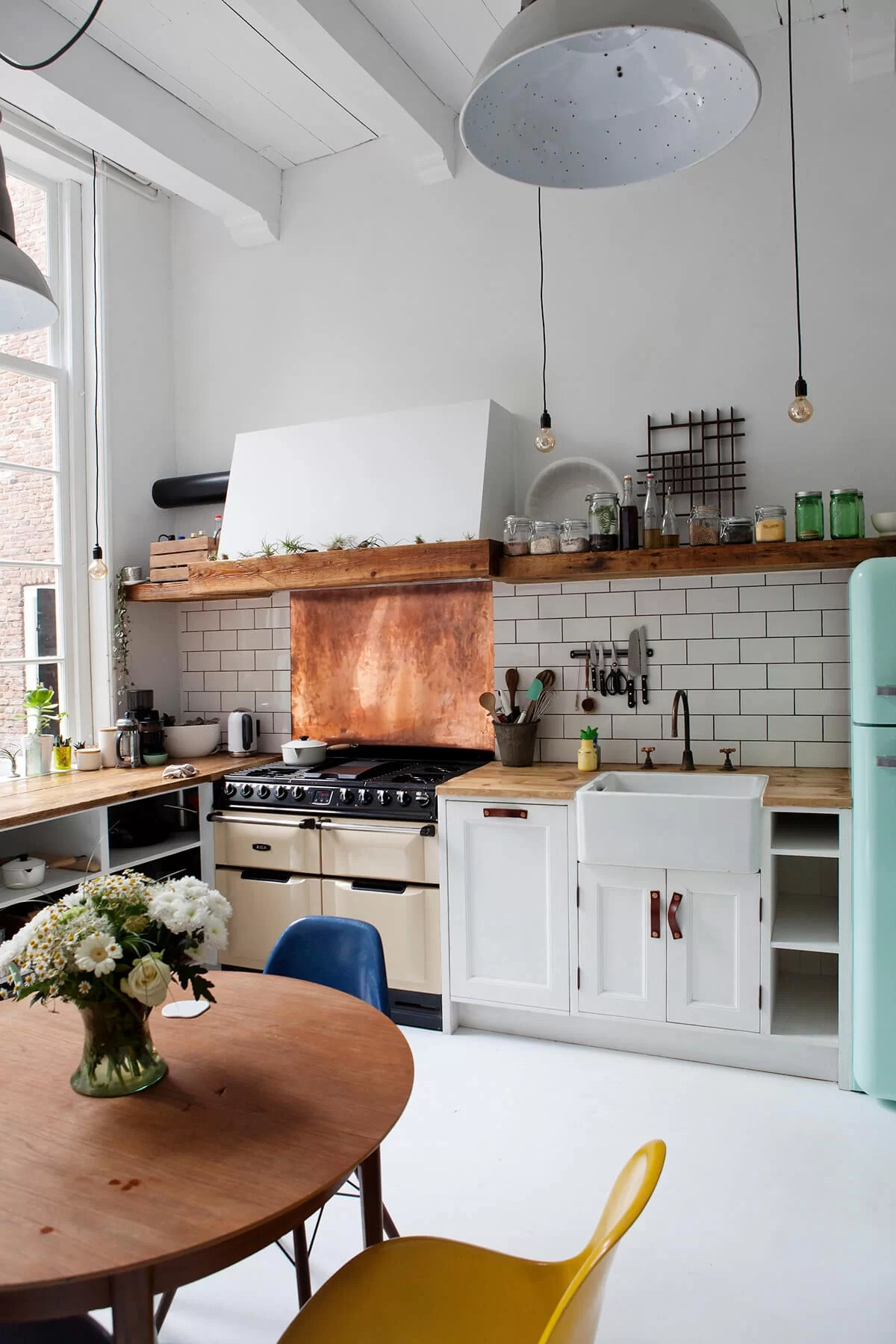 Bringing Retro Vibes into Your Contemporary Kitchen