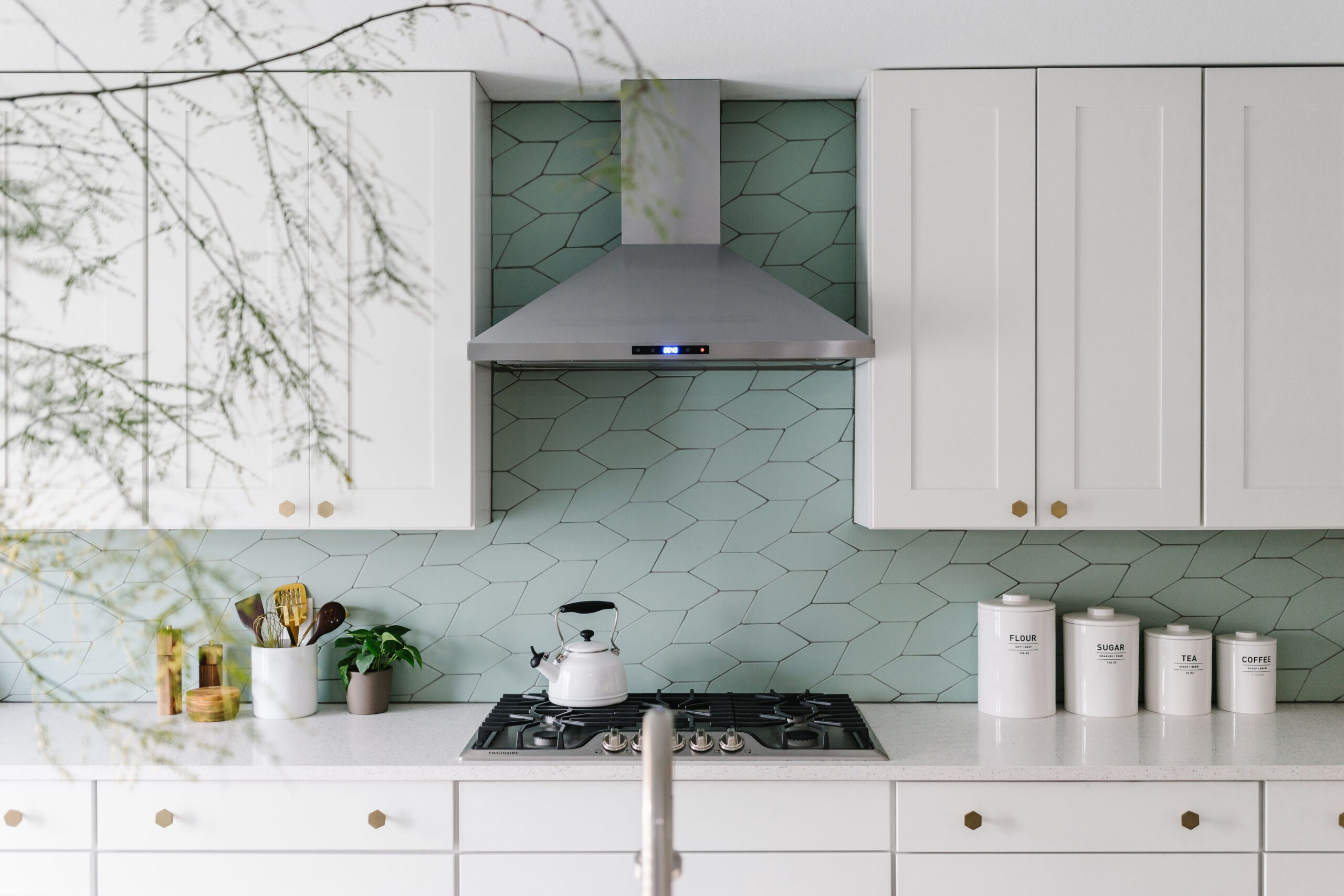 See Traditional, Modern, Contemporary, Rustic And Farmhouse Kitchen ... with From Minimalist to Bold Modern Backsplashes for Every Kitchen Style