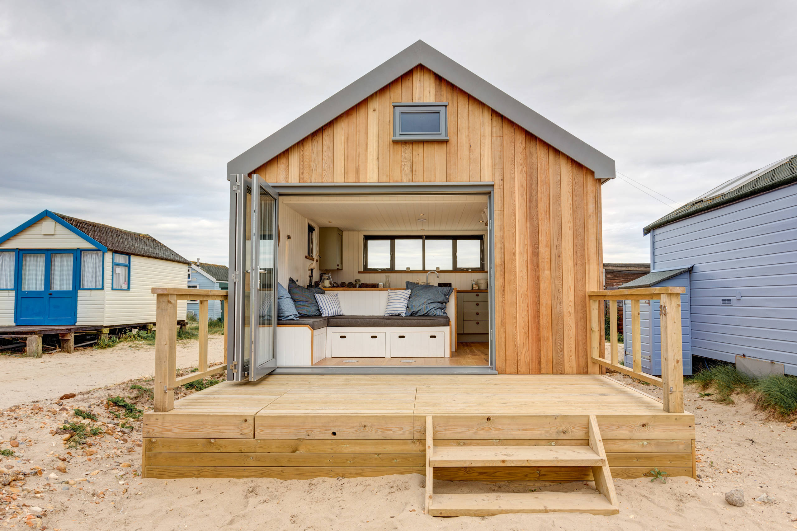 Small Beach House Design Ideas - Home Alqu in Maximizing Your Tiny Beach Haven Smart Design Strategies