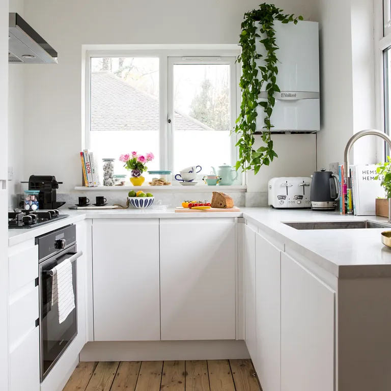 Small Kitchen Ideas – 29 Ways To Create Smart, Super-Organised Spaces in Small Kitchen Home Design Ideas