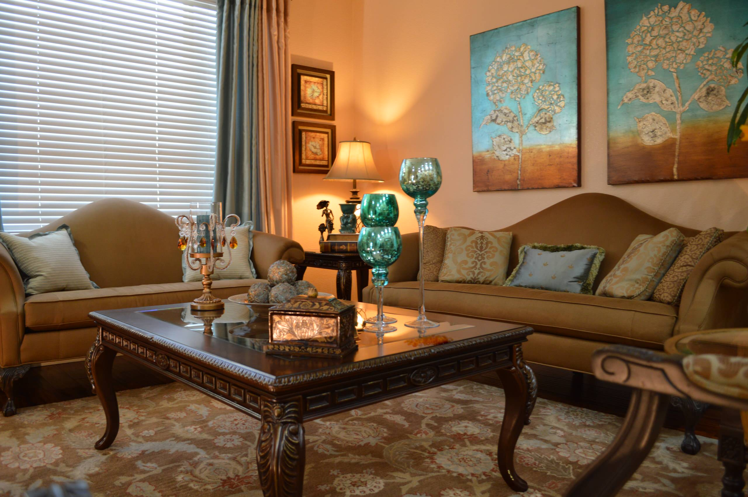 Your Guide to Stylish Brown and Teal Living Room Combinations