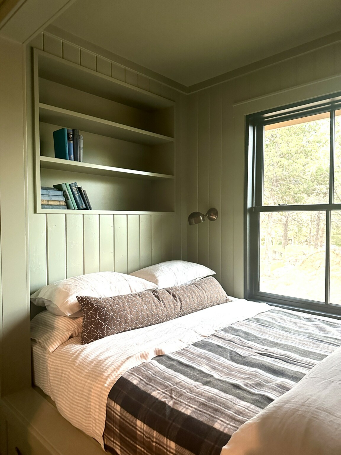 Transforming Small Bedrooms With Limited Storage - Interior Design ... throughout Transforming Tiny Bedrooms Essential Interior Design Strategies Revealed