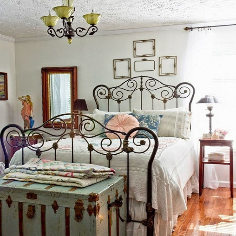 Vintage Bedroom Decorating Ideas And Photos regarding