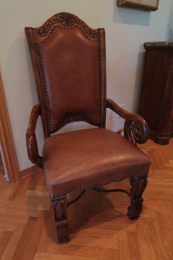 Creating a Welcoming Atmosphere with a 12-Chair Dining Room Ensemble