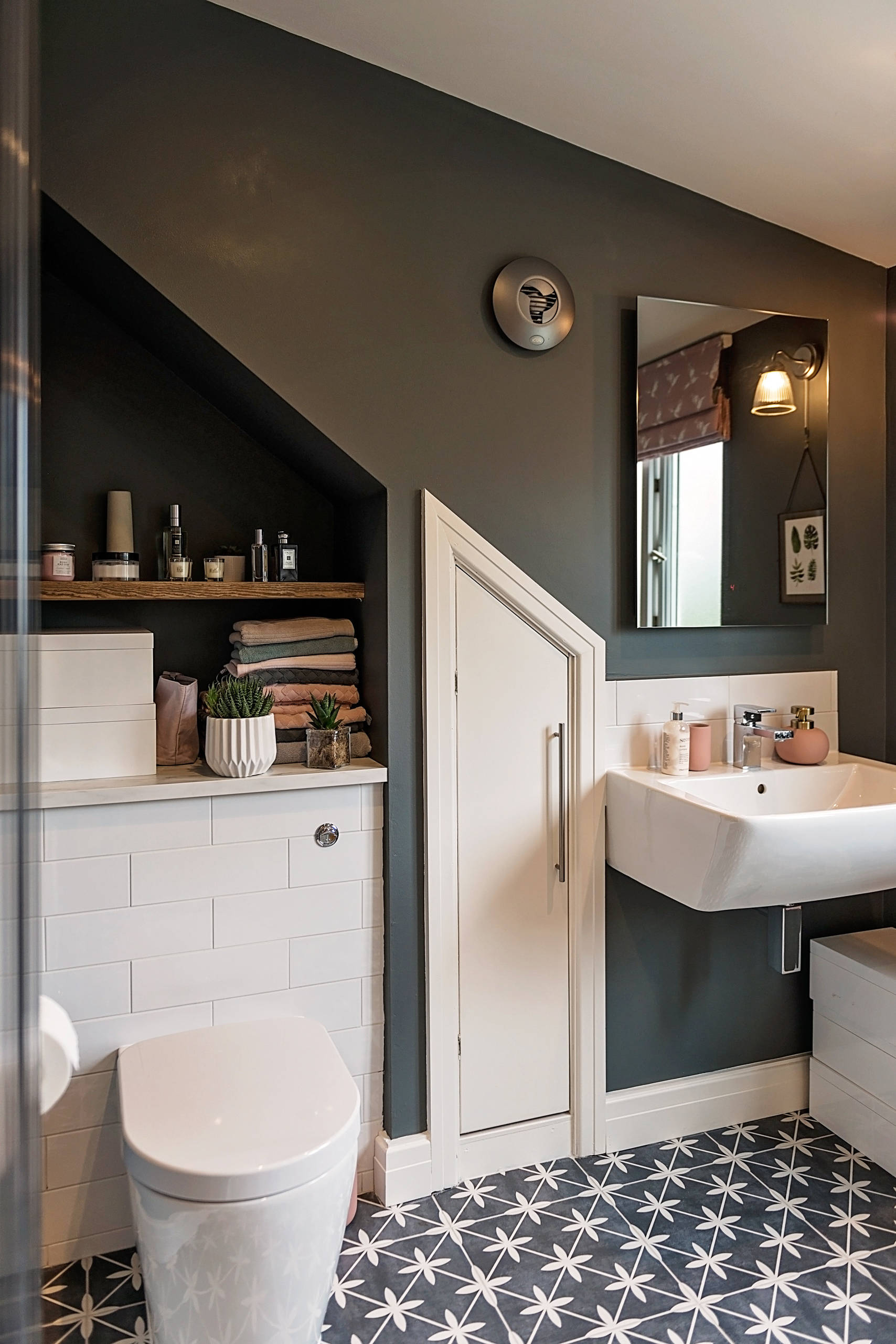 Modern Small Bathroom Ideas: Sleek Designs to Create an Illusion of Space