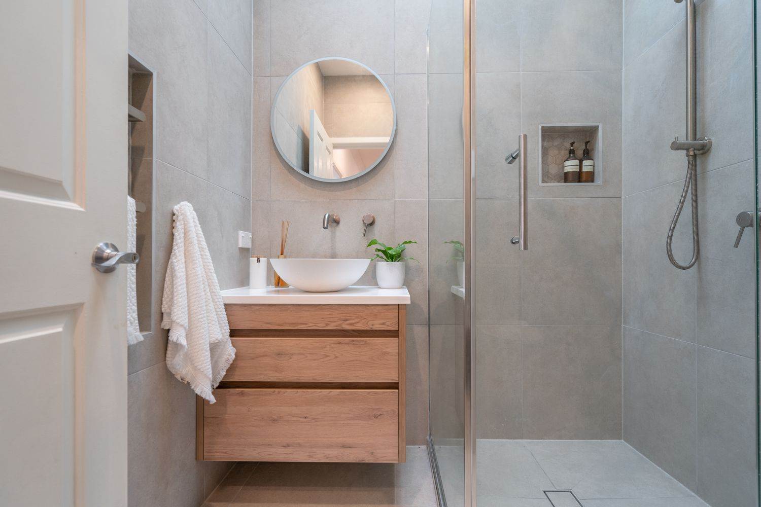 Space-Saving Solutions for Your Small Bathroom: From Vanities to Showers