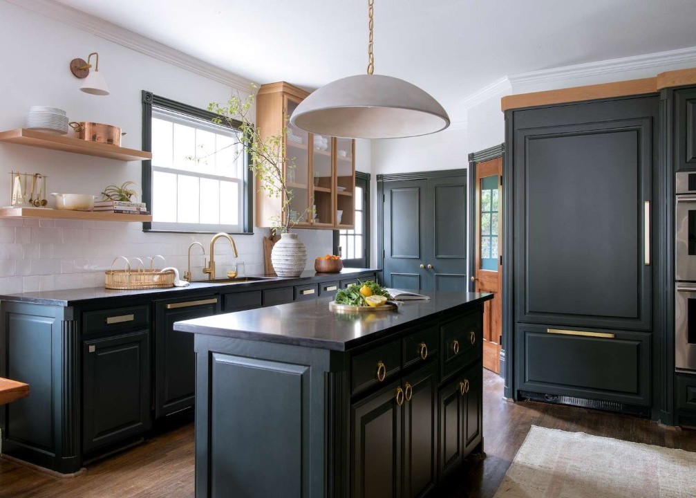 Unlock the Potential of Dark Cabinets for a Chic Kitchen