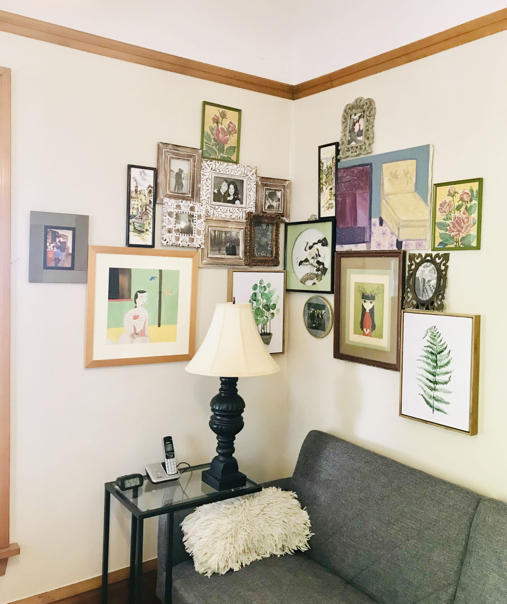 10 Beautiful Corner Interior Design Ideas To Decorate Empty Corner! with Maximizing Room Potential Through Strategic Corner Layouts