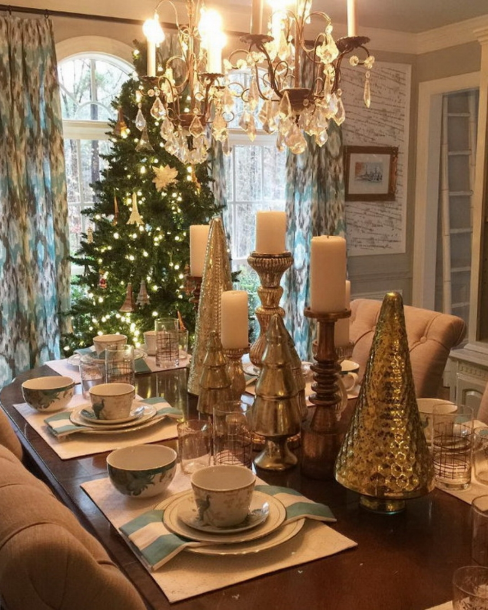 How to Choose the Perfect Dining Table for Your Holiday Gatherings