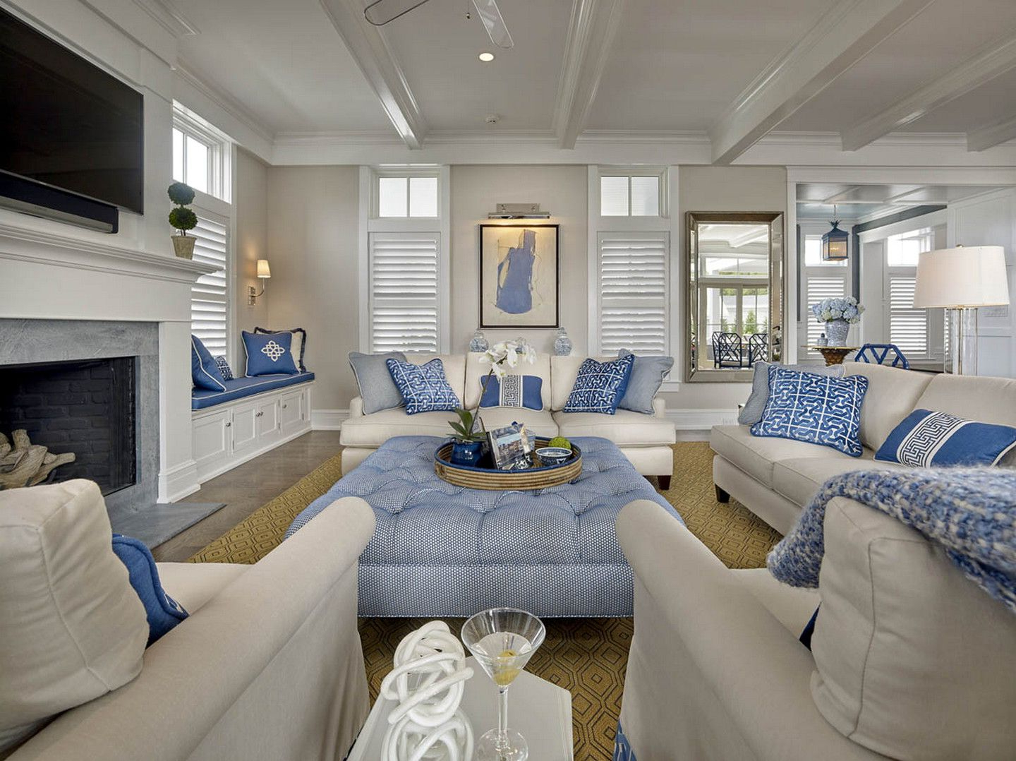 Creating Coastal Comfort: Timeless Beach House Interior Design Principles