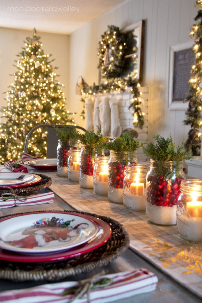 Creating Warm Holiday Atmosphere with Simple Dining Table Centerpieces