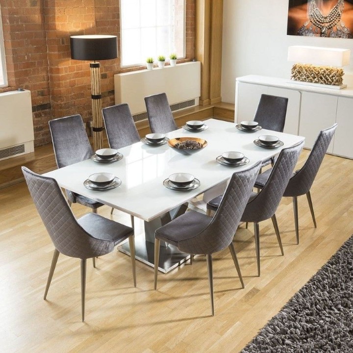 Optimal Dining Table Dimensions for Family Gatherings of 8