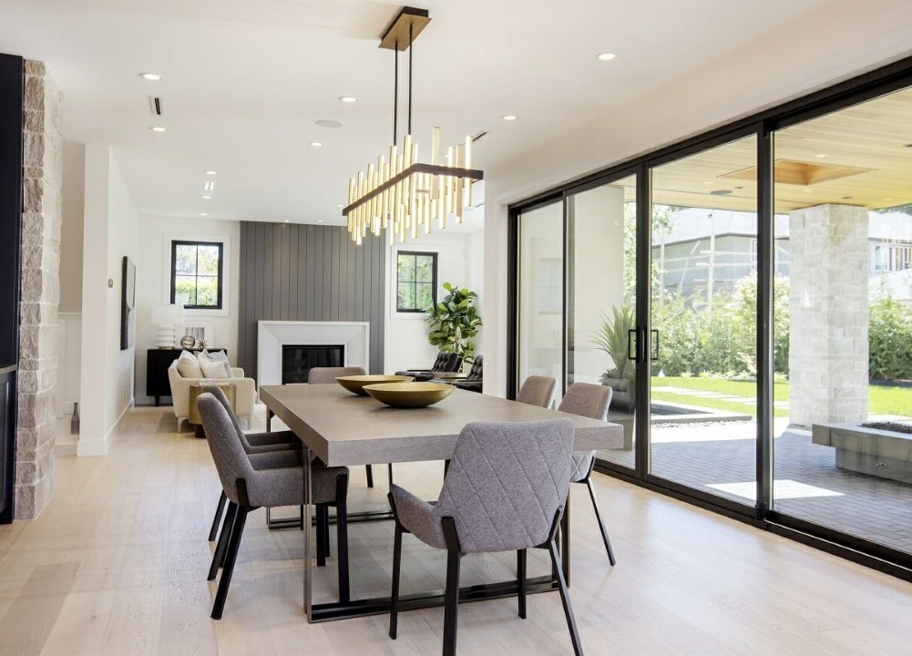 The Psychology Behind Dining Room Table Shapes and Their Impact on Mealtime Dynamics