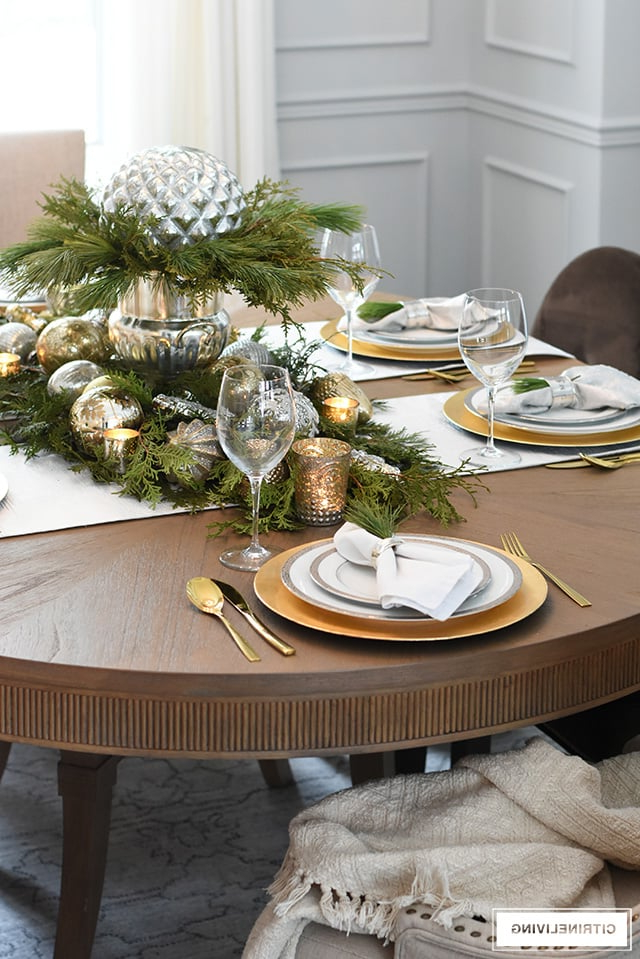 Dining Room Table Christmas Decorations pertaining to Dining Room Table Decor For Christmas