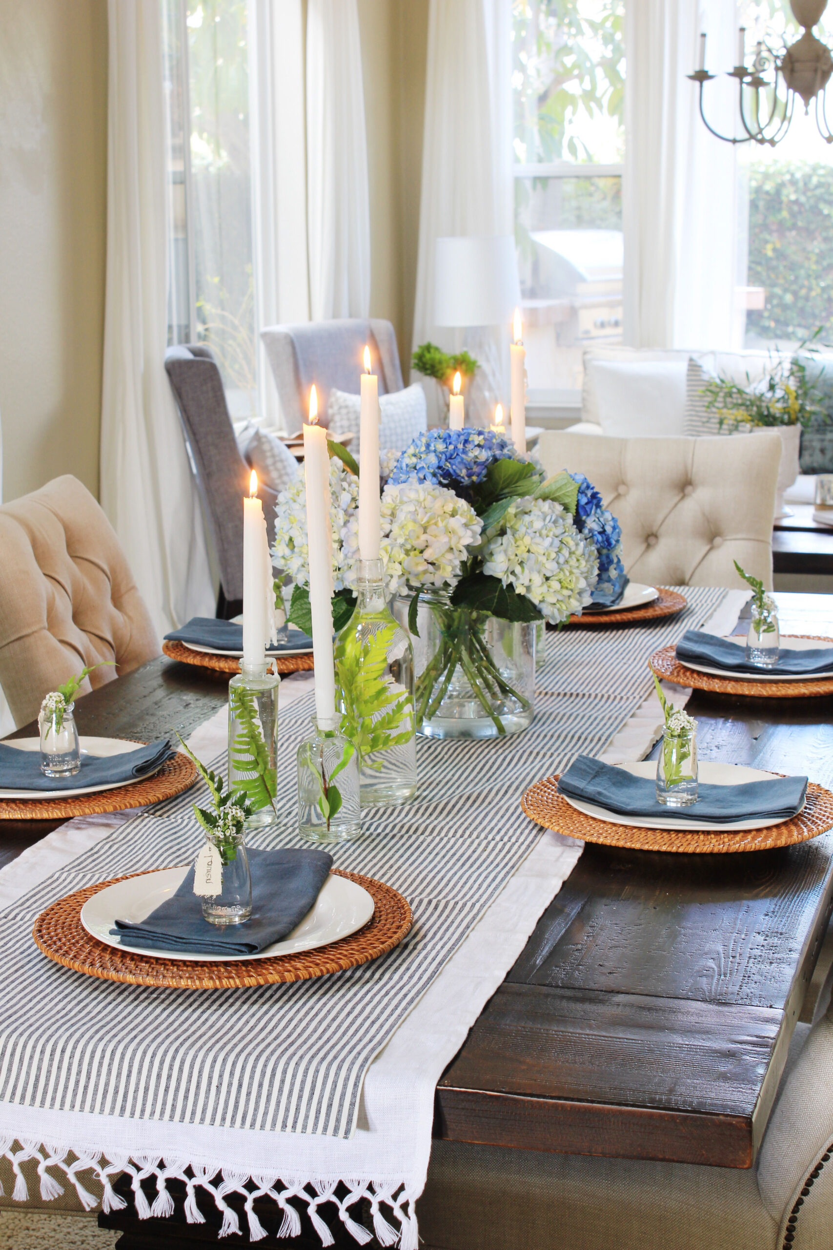 How to Refresh your Dining Room Table with Seasonal Spring Decorations