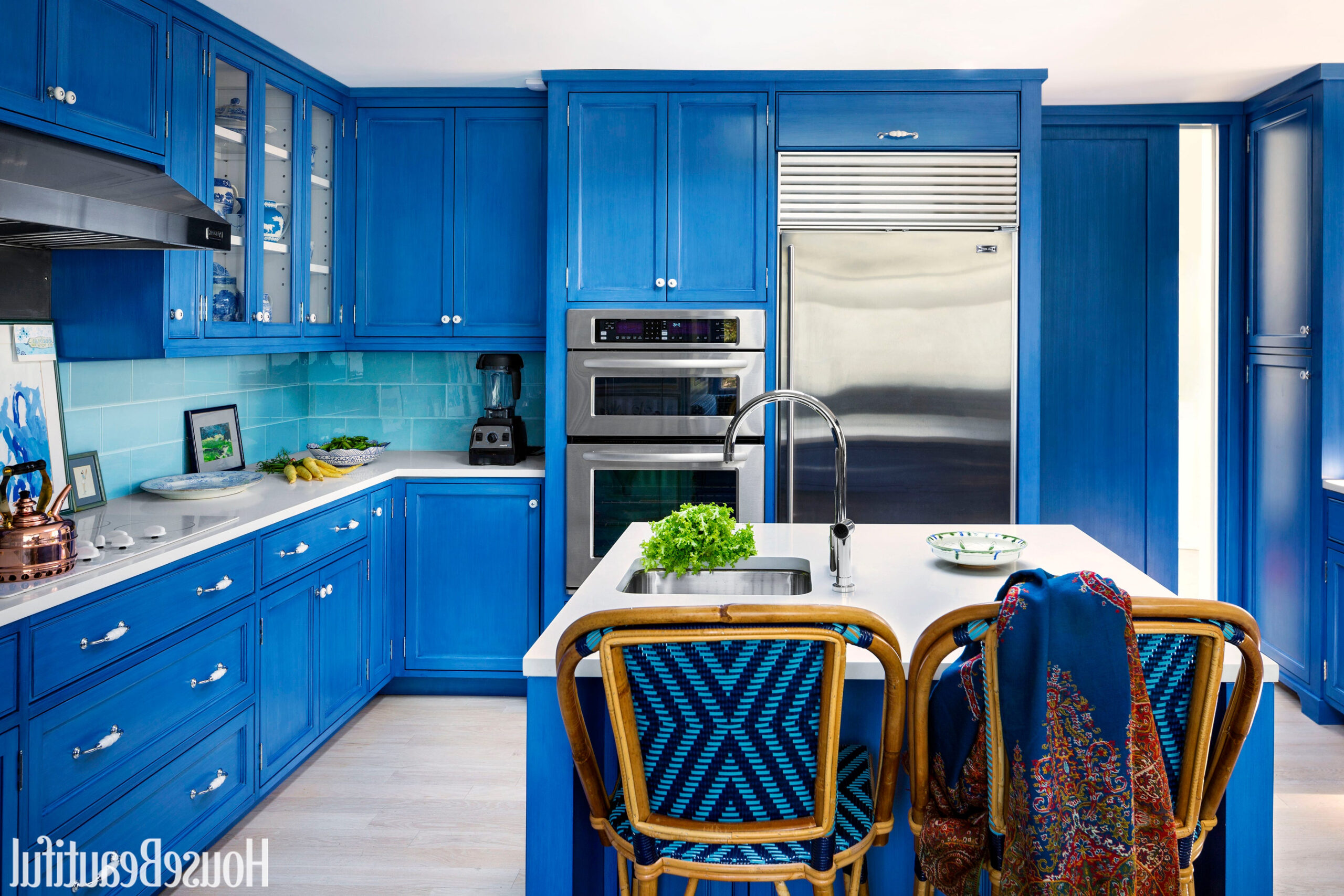 Color psychology behind choosing blue kitchen cabinets