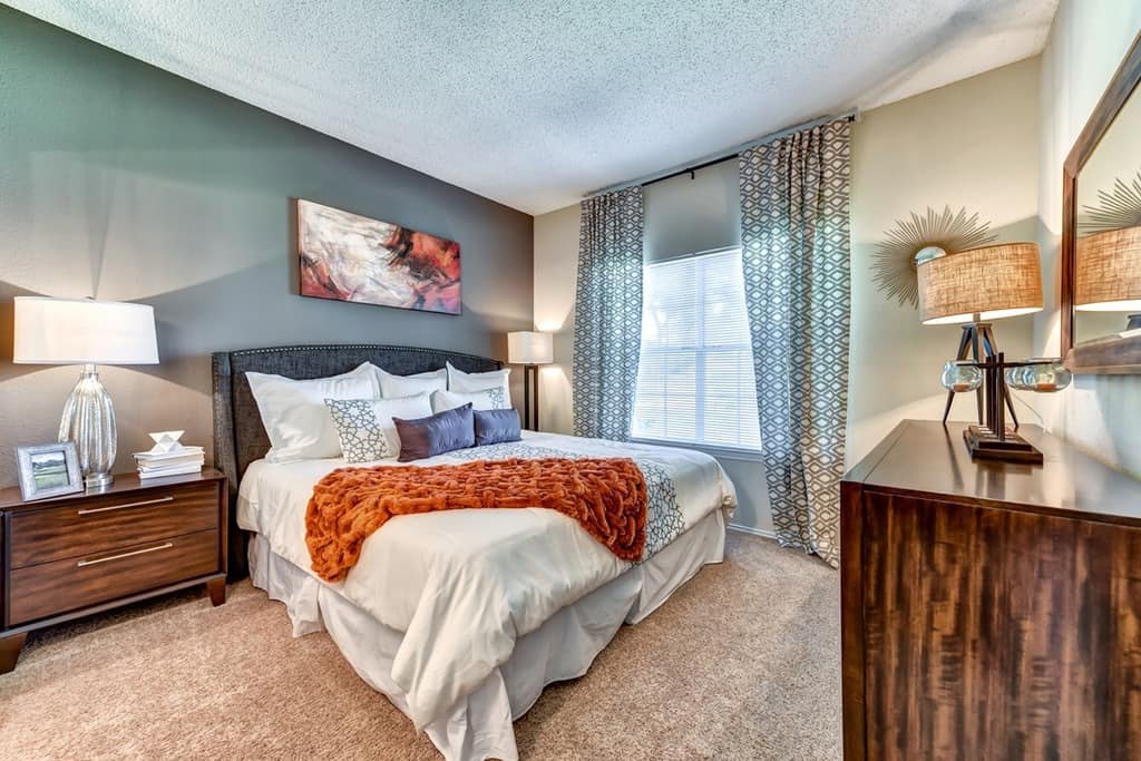 Multi-functional furniture ideas for efficient apartment bedroom design