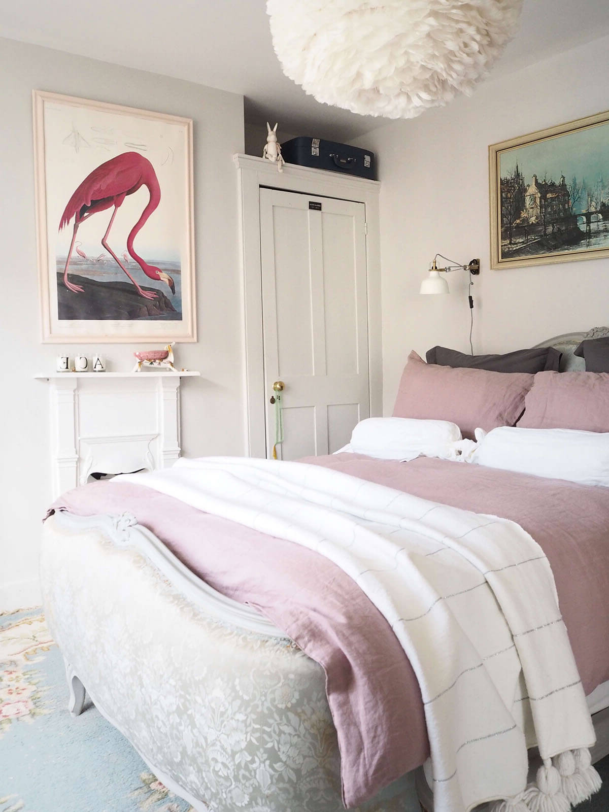 25 Best Cozy Bedroom Decor Ideas And Designs For 2020 in Cozy Bedroom Design Ideas