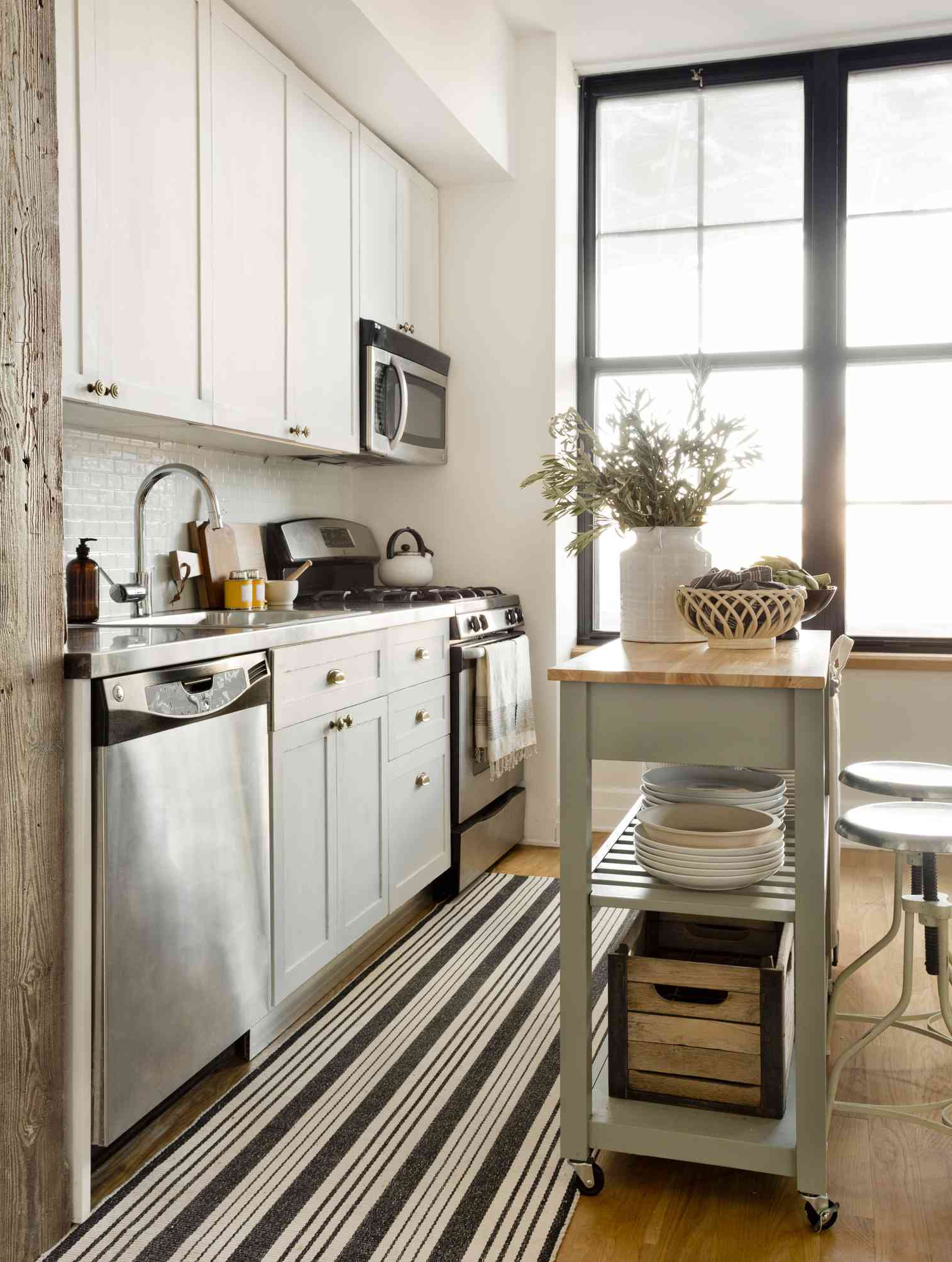 52 Apartment Kitchen Ideas That Are Renter-Friendly intended for Kitchen Ideas Apartment