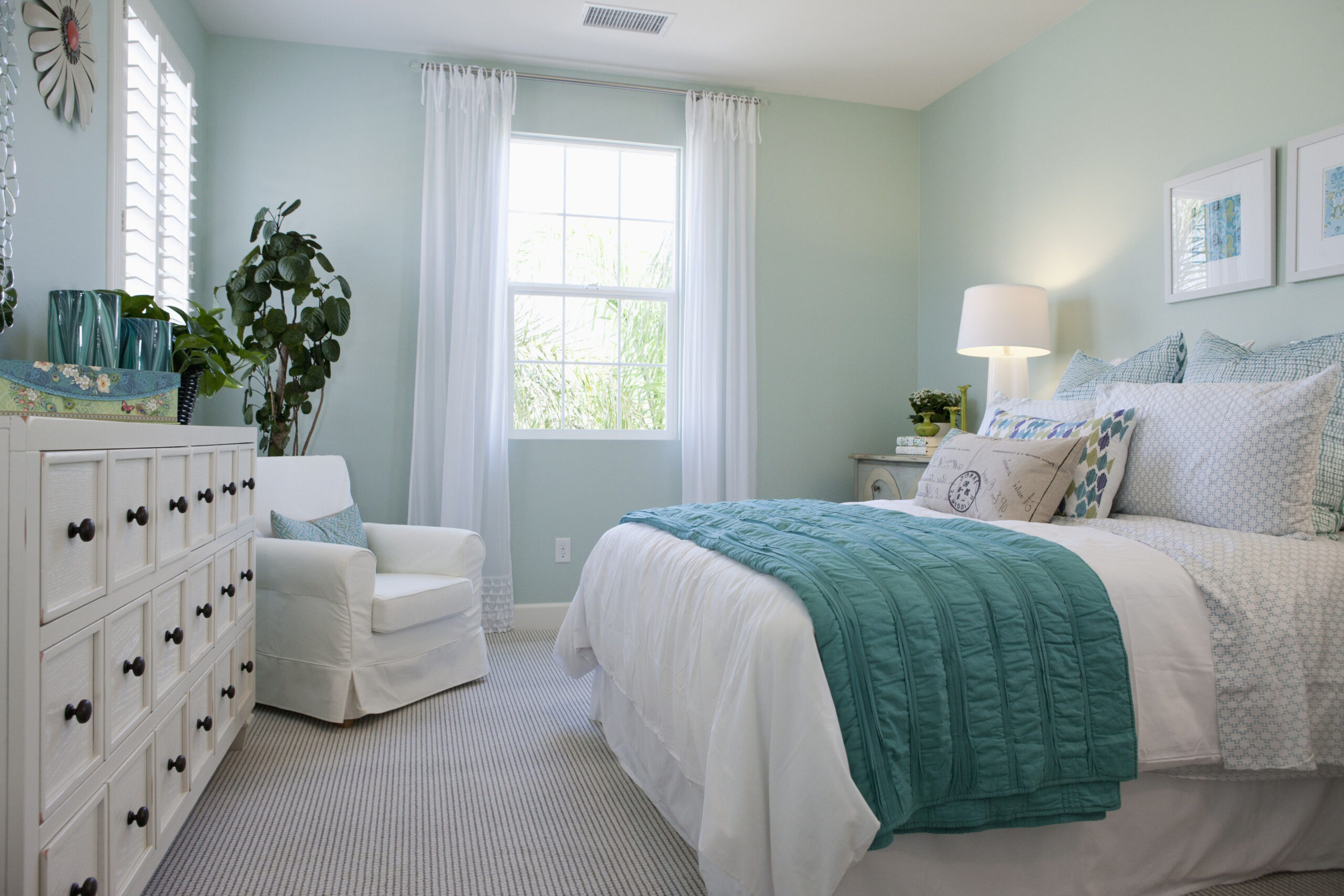 Green Bedroom Photos And Decorating Tips in Green Bedroom Design Ideas