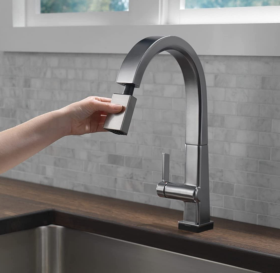 Kitchen Faucet for The Hidden Features That Make Modern Kitchen Faucets More User-Friendly