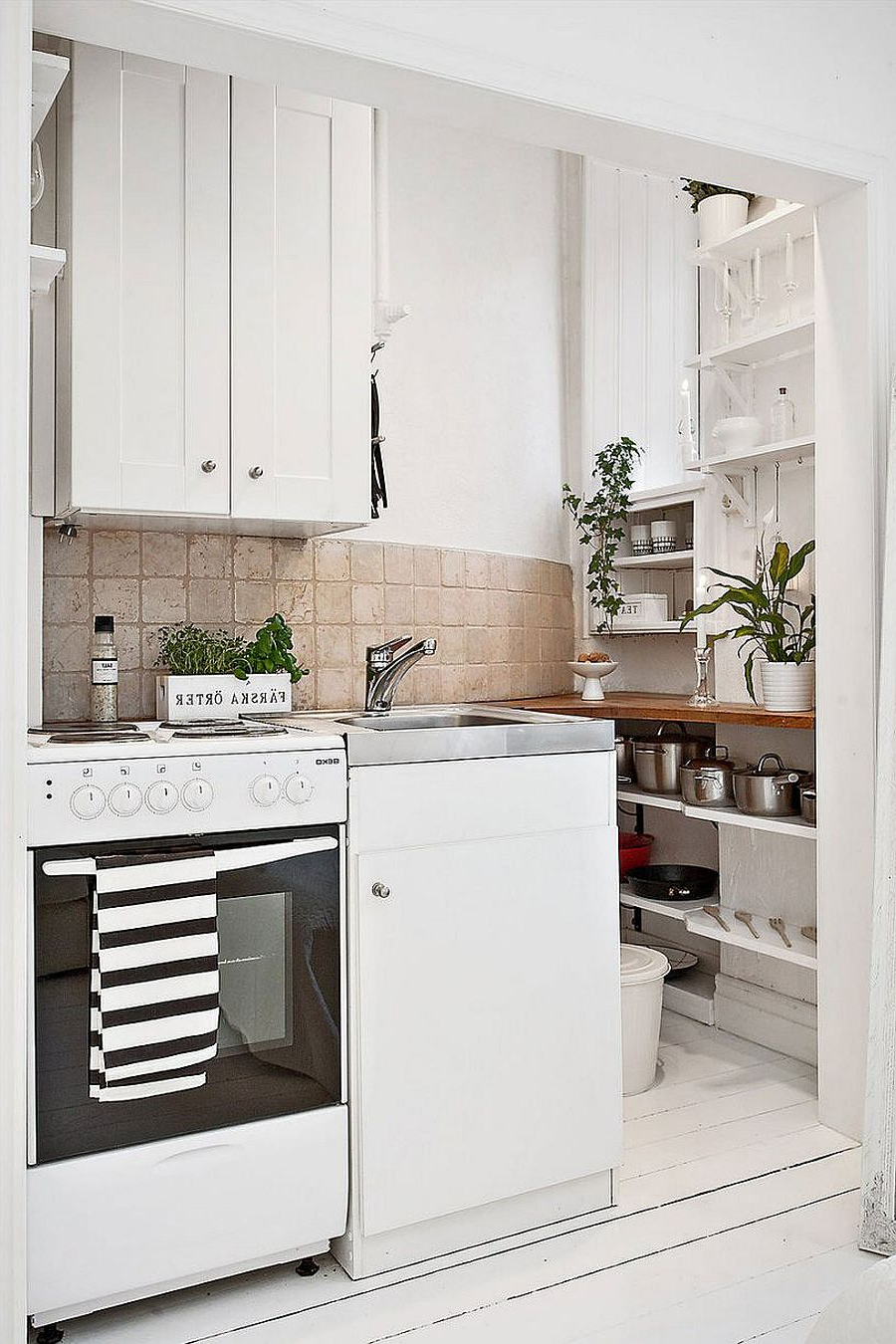 Kitchen Ideas For Studio Apartment At Anne Ledbetter Blog intended for Maximizing your apartment kitchen with smart storage solutions