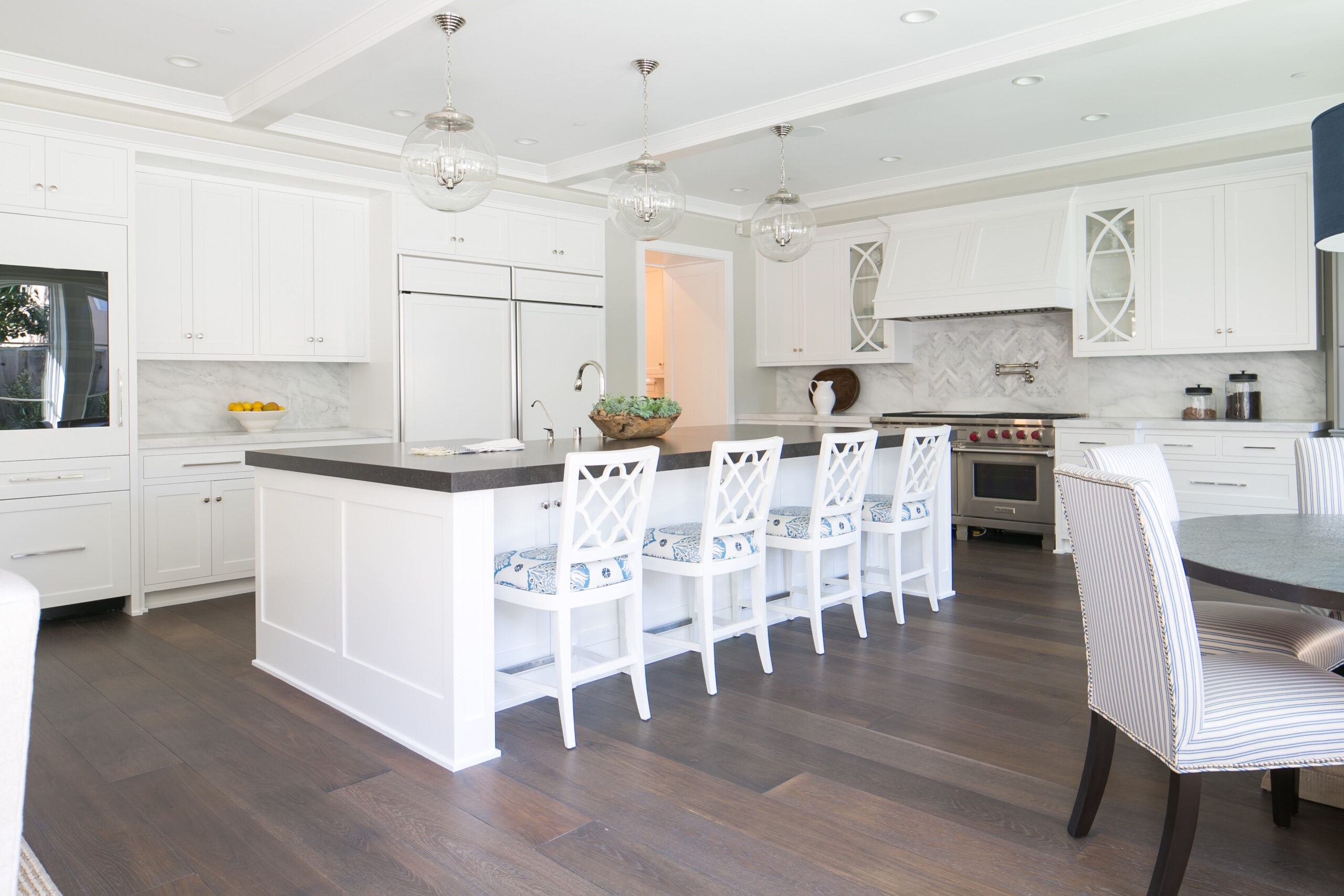 Kitchens With Large Center Islands - Chairish Blog | White Kitchen ... for Kitchen Ideas Center