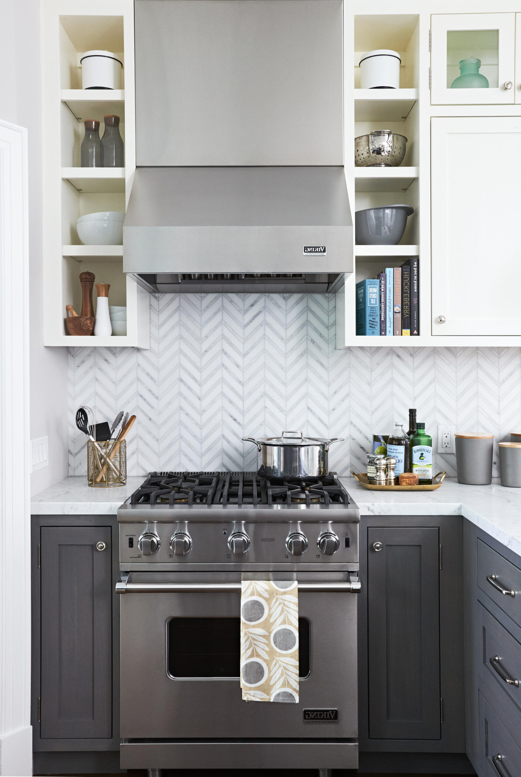 Modern Kitchen Backsplash Ideas intended for Designing your dream kitchen backsplash on a budget