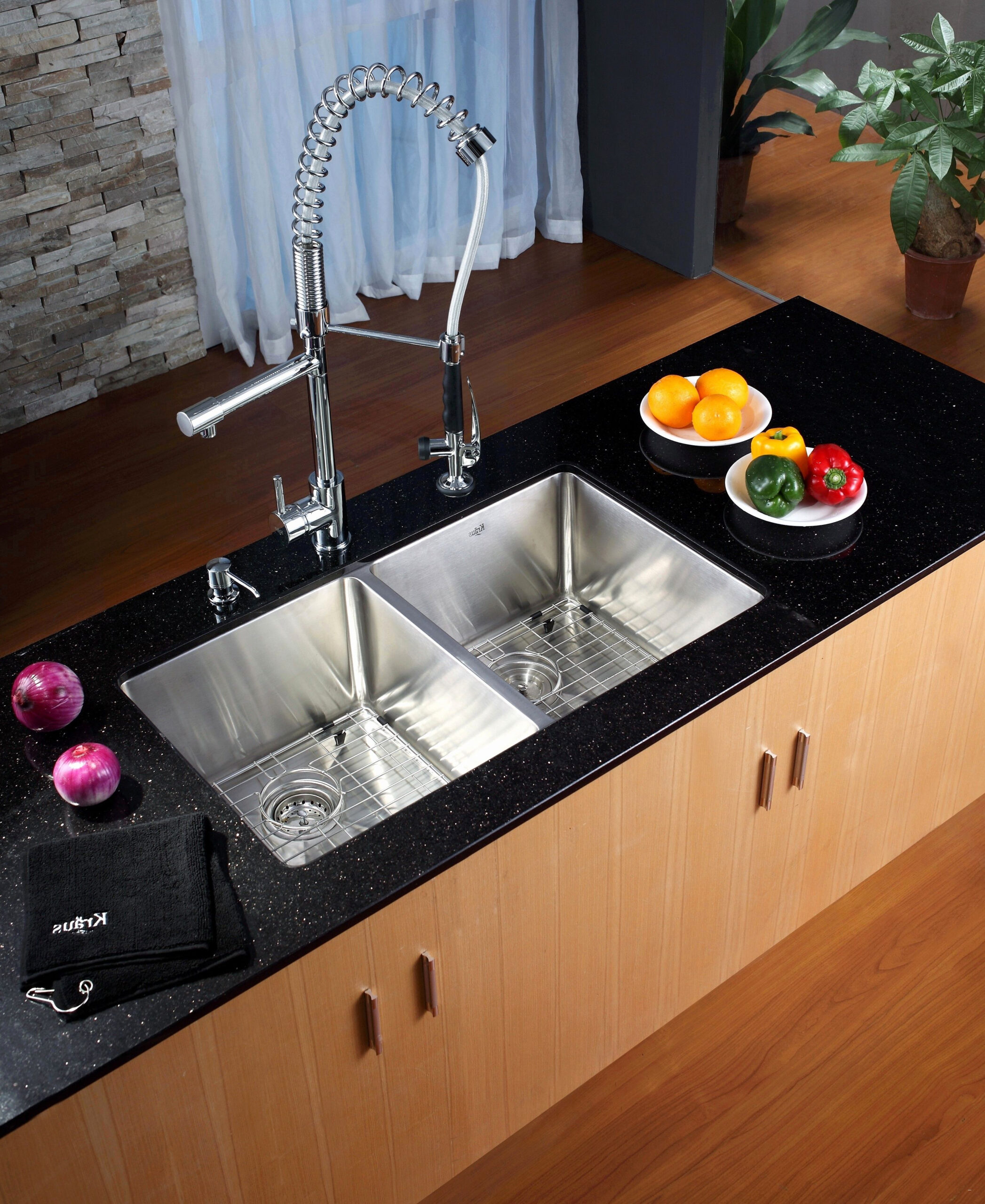 Modern Kitchen Sinks: A Guide To Finding The Perfect Focal Point For ... throughout Modern Kitchen Sink Ideas