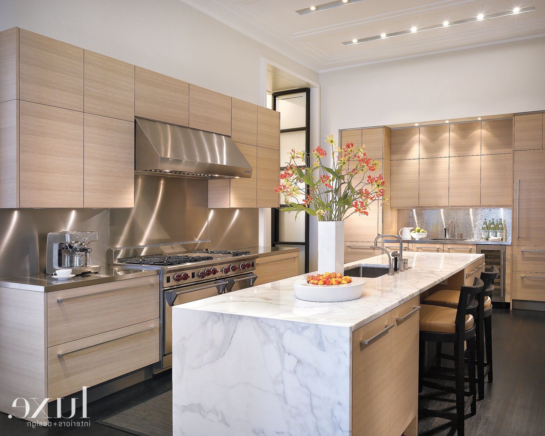 Modern White Oak Kitchen Cabinets - Markanthonystudios.net with regard to Maximizing Light and Space with Contemporary White Kitchen Cabinets